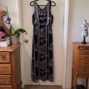 EUC Maurices maxi dress size S